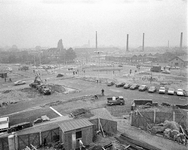 850339 Overzicht van de werkzaamheden voor de aanleg van een rotonde op het Westplein te Utrecht, vanaf de nieuwe ...